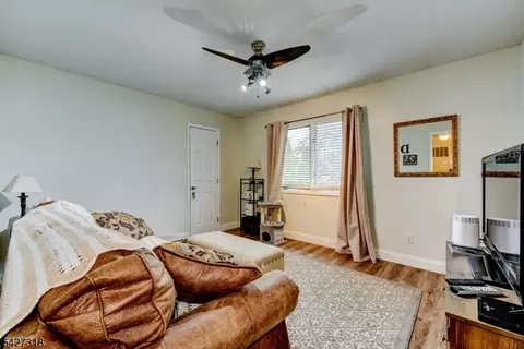 52 Ashburn Rd, Wayne, NJ 07470 photo 32