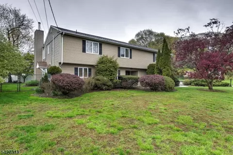 52 Ashburn Rd, Wayne, NJ 07470 photo 3