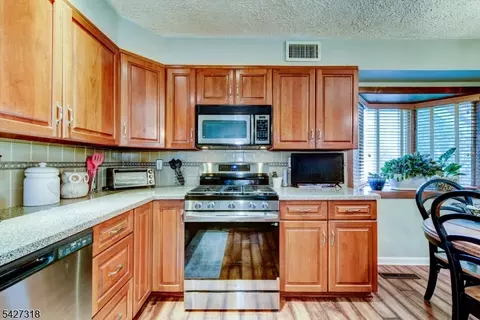 52 Ashburn Rd, Wayne, NJ 07470 photo 20