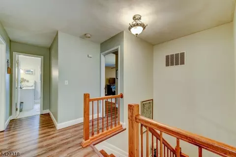 52 Ashburn Rd, Wayne, NJ 07470 photo 37