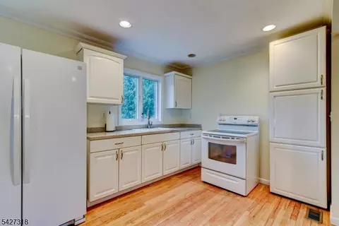 52 Ashburn Rd, Wayne, NJ 07470 photo 42