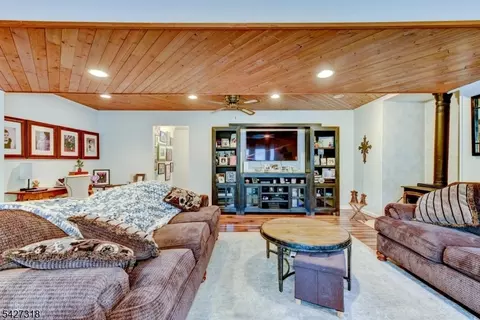 52 Ashburn Rd, Wayne, NJ 07470 photo 15