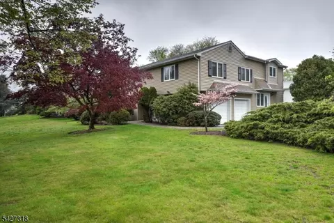 52 Ashburn Rd, Wayne, NJ 07470 photo 4