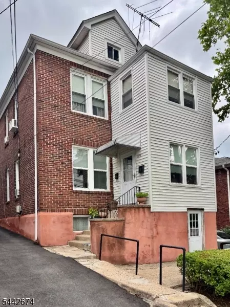 100 Hancox Ave, Nutley, NJ 07110