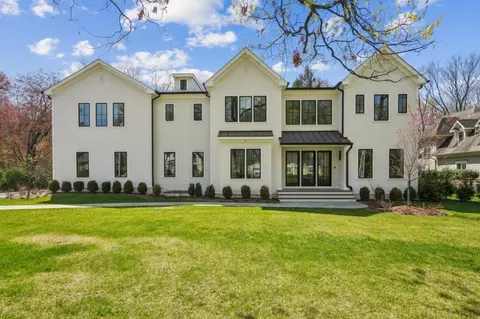 11 Addison Dr, Millburn Twp, NJ 07078