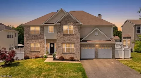 918 Timberline Dr, Lake Hopatcong, NJ 07849
