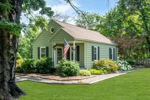 160 Hillcrest Rd, Flemington, NJ 08822