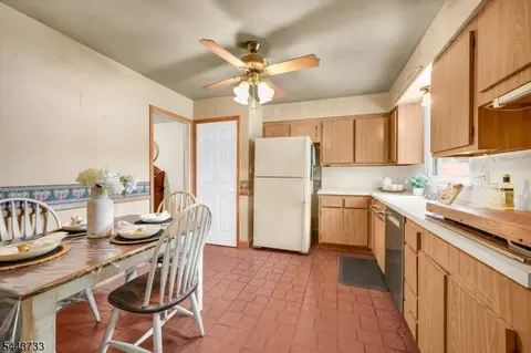 19 Lawrence Rd, Wayne, NJ 07470 photo 9
