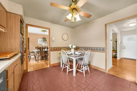 19 Lawrence Rd, Wayne, NJ 07470 photo 10