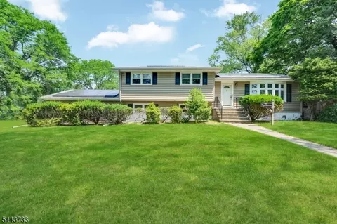 19 Lawrence Rd, Wayne, NJ 07470 photo 2