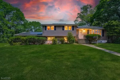 19 Lawrence Rd, Wayne, NJ 07470