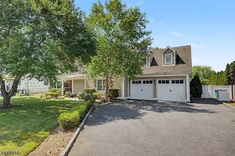30 E Fairchild Pl, Whippany, NJ 07981