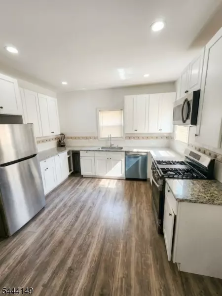 19 Cloverhill Pl, Montclair, NJ 07042