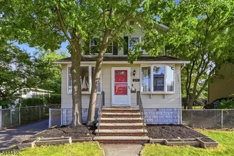 120 E Johnson Ave, Bergenfield, NJ 07621