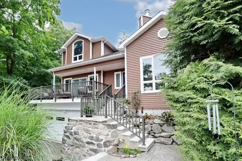 121 Magee Rd, Ringwood, NJ 07456