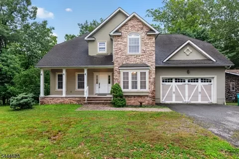 721 Ringwood Ave, Pompton Lakes, NJ 07442