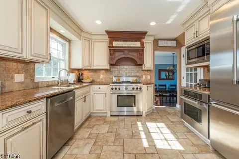 18 Stonycroft Rd, Wayne, NJ 07470 photo 9