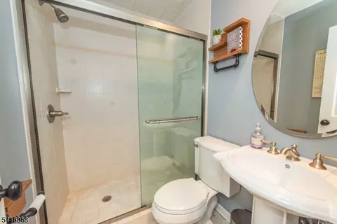 18 Stonycroft Rd, Wayne, NJ 07470 photo 27
