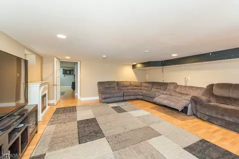 18 Stonycroft Rd, Wayne, NJ 07470 photo 29