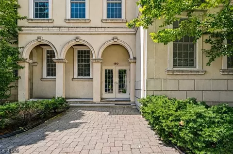 180 Edgewater Rd, Cliffside Park, NJ 07010