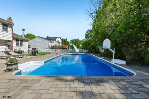 20 Normandy Rd, Pine Brook, NJ 07058 photo 2