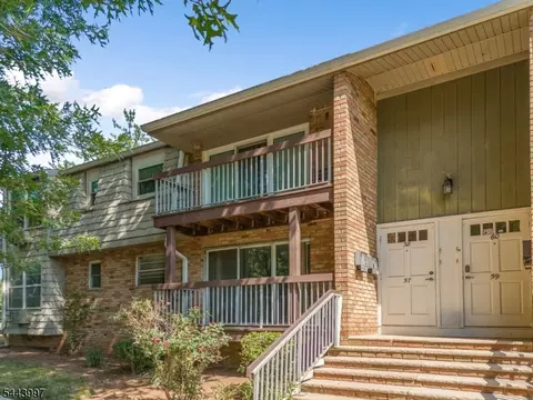 28 Deanna Dr #58, Hillsborough, NJ 08844