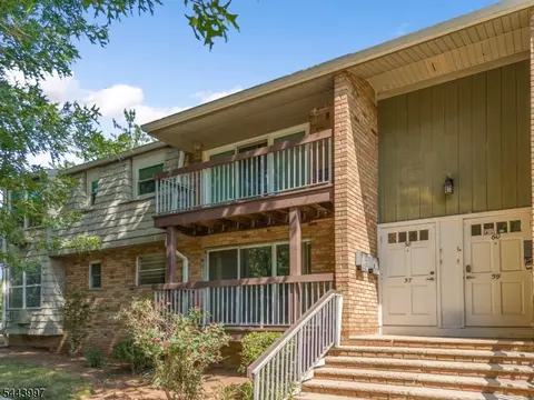28 Deanna Dr #58, Hillsborough, NJ 08844