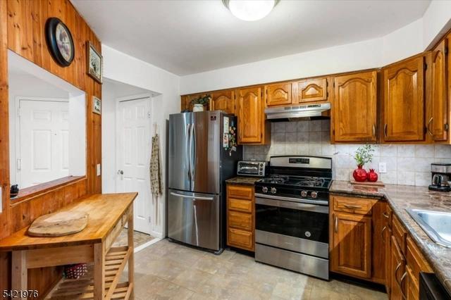 48 Quartz Ln, Paterson, NJ 07501