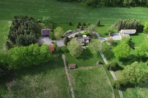 17 Hollow Brook Rd, Tewksbury Twp, NJ 07830