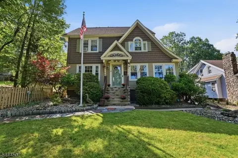 16 Arlington Ave, Caldwell, NJ 07006