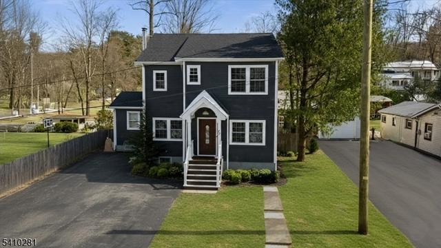 17 Birchwood Pass, West Milford, NJ 07480
