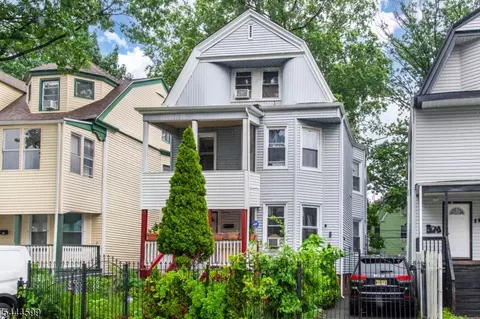 124 N 17th St, East Orange, NJ 07017