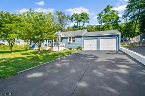 54 Oslo Dr, Rockaway, NJ 07866