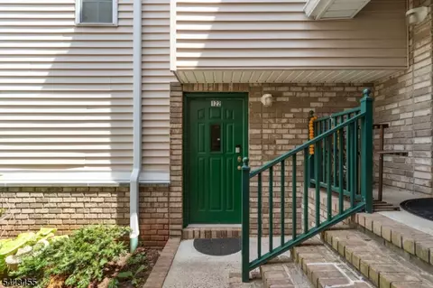 122 Rip Van Dam Ct, Belle Mead, NJ 08502