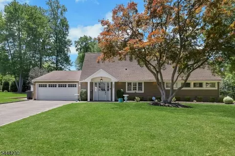 890 Norgate Dr, Ridgewood, NJ 07450