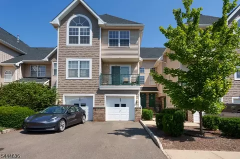 223 Tomahawk Ct, Belle Mead, NJ 08502