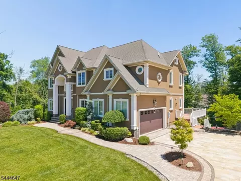 3 Buckingham Rd, Lincoln Park, NJ 07035