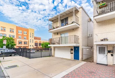 6206 Monroe Pl, West New York, NJ 07093