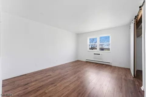 100 Pierson Miller Dr #22, Pompton Lakes, NJ 07442