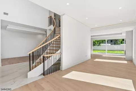 Living - 244 Washington Pl, Paramus, NJ 07652 photo 4 of 6