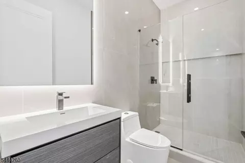Bath - 244 Washington Pl, Paramus, NJ 07652 photo 3 of 9