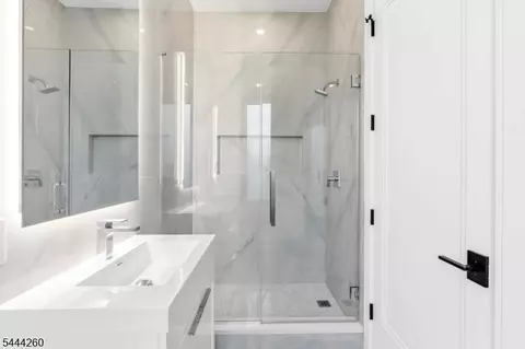 Bath - 244 Washington Pl, Paramus, NJ 07652 photo 5 of 9