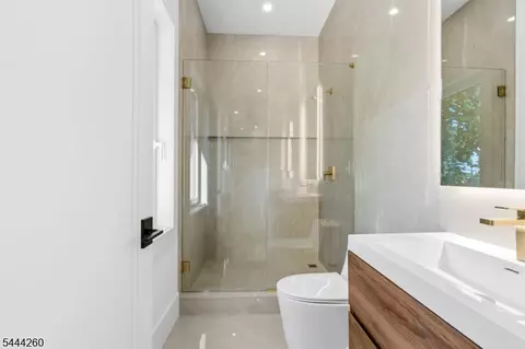 Bath - 244 Washington Pl, Paramus, NJ 07652 photo 6 of 9