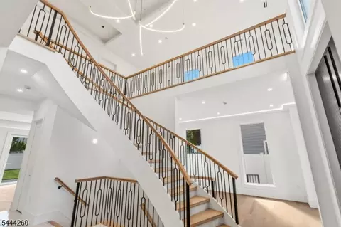 Entry Way - 244 Washington Pl, Paramus, NJ 07652 photo 2 of 8