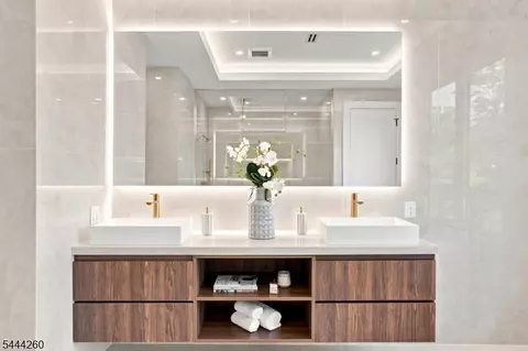 Bath - 244 Washington Pl, Paramus, NJ 07652 photo 2 of 5