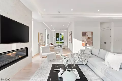 Living - 244 Washington Pl, Paramus, NJ 07652 photo 4 of 4