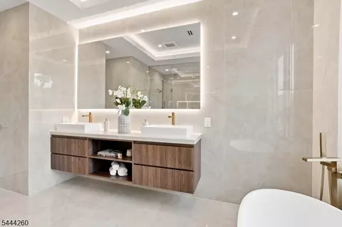 Bath - 244 Washington Pl, Paramus, NJ 07652 photo 3 of 5