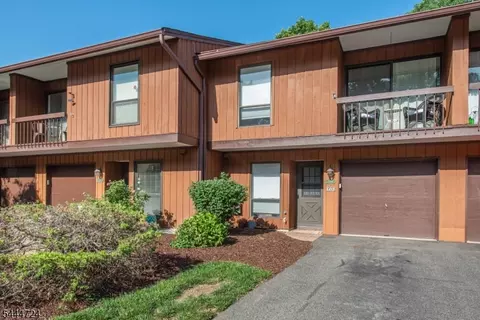 1068 Treetops, Wharton, NJ 07885