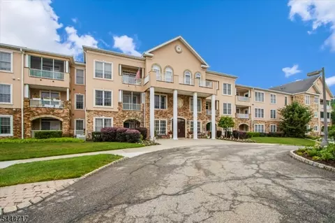 202 Cleveland Ln, Rockaway, NJ 07866