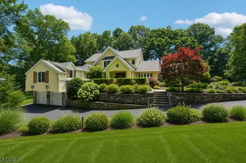 650 Fairview Pl, Wyckoff, NJ 07481